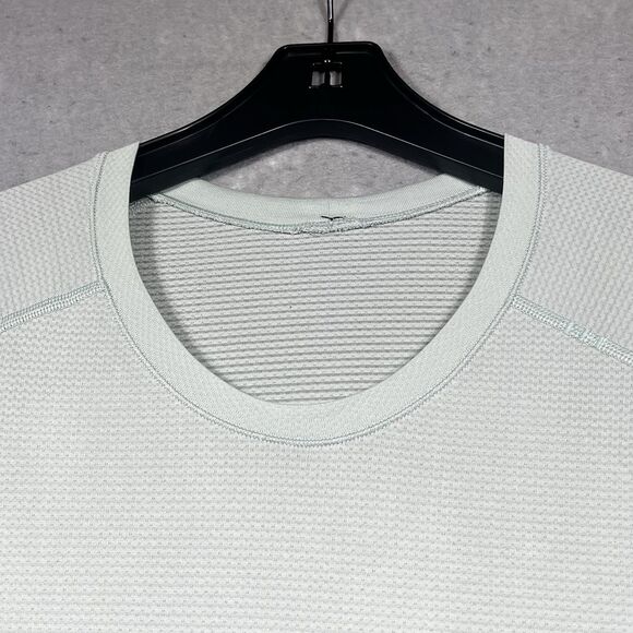 Lululemon Shirt Mens Large Green Short Sleeve Running Hiking T Shirt Athleisure - Picture 2 of 12